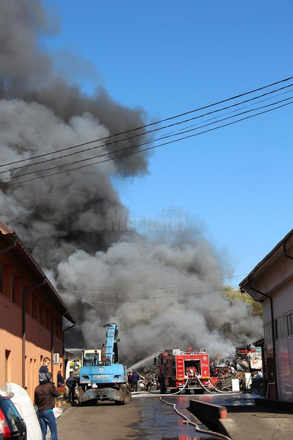 Incendiul izbucnit luni la amiază a fost foarte violent