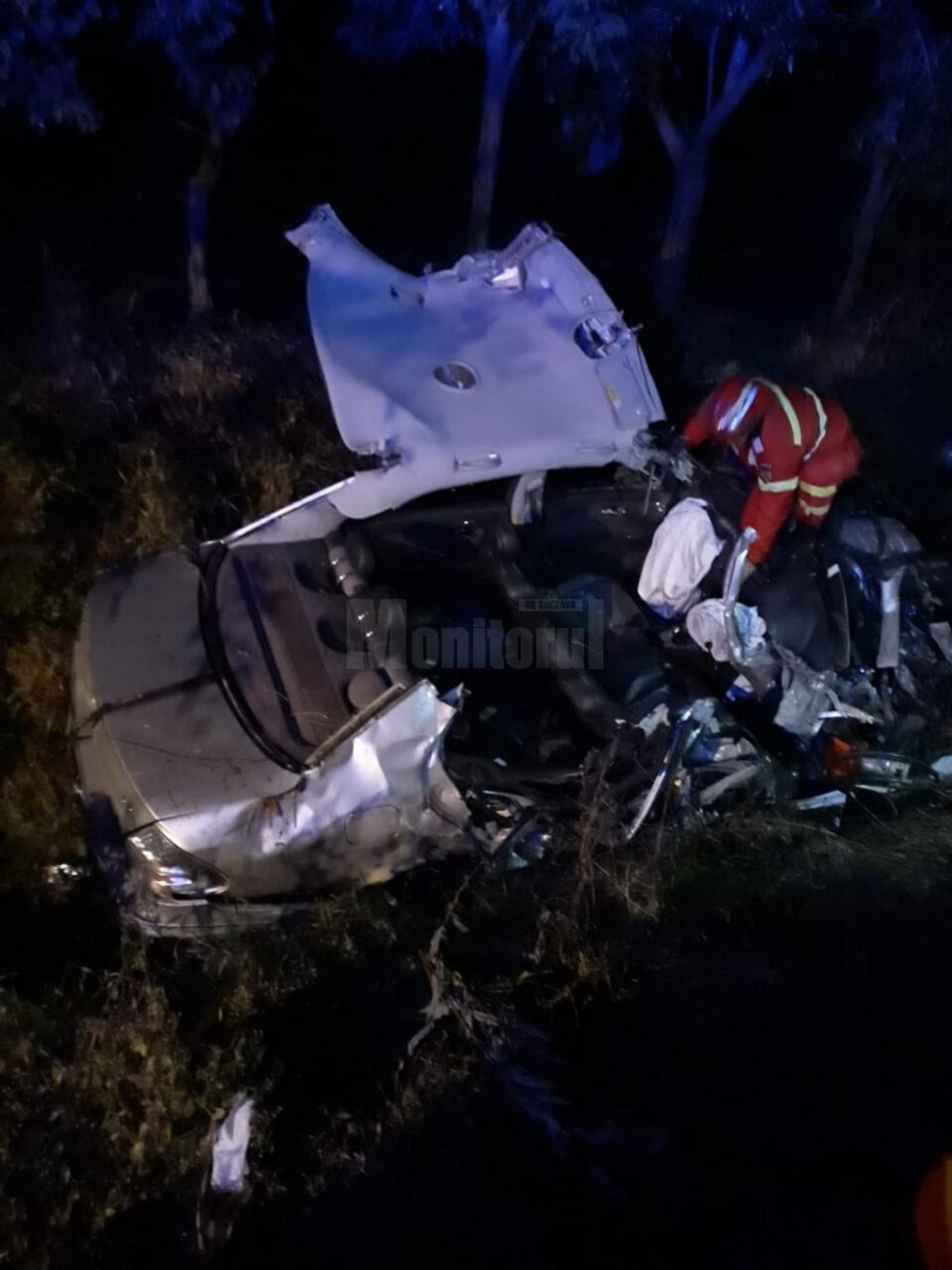 Mașina a fost grav avariată