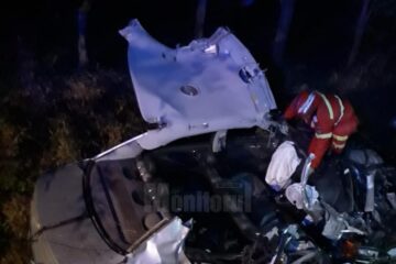 Mașina a fost grav avariată