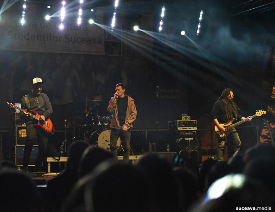 Trupa The Motans a deschis noul an universitar cu un concert de zile mari. Foto: Artistul Trupa The Motans a deschis noul an universitar cu un concert de zile mari. Foto: Artistul