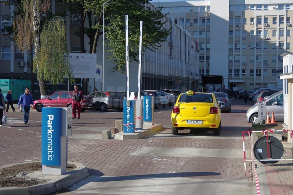 Parcometrele de la spital au fost instalate