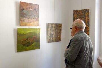 28 de tablouri pictate de 14 artiști plastici din trei țări, pe simezele Muzeului de Istorie