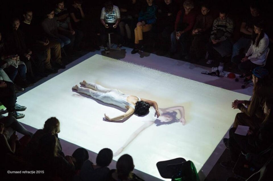 Spectacol de teatru, discuții libere și dezbatere despre autism, la Teatrul “Matei Vișniec”