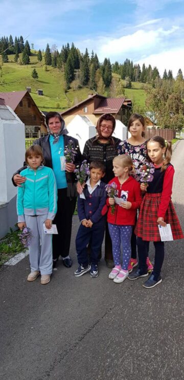 Aprecieri pentru vârstnici, în cadrul Campaniei „Flori pentru suflet”