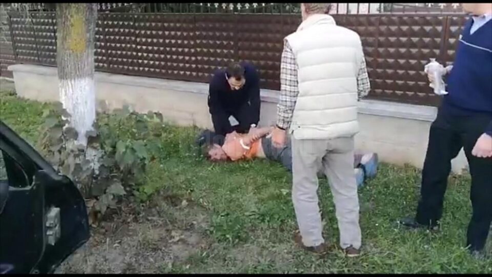 Fratele șoferului,imobilizat de polițiști