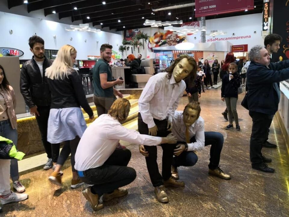 Spectacolul „Mimesis”, jucat la Palas Mall