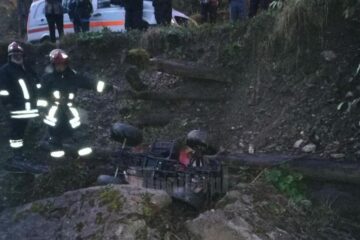 Bătrân de 83 de ani, găsit mort sub ATV-ul cu care se deplasa