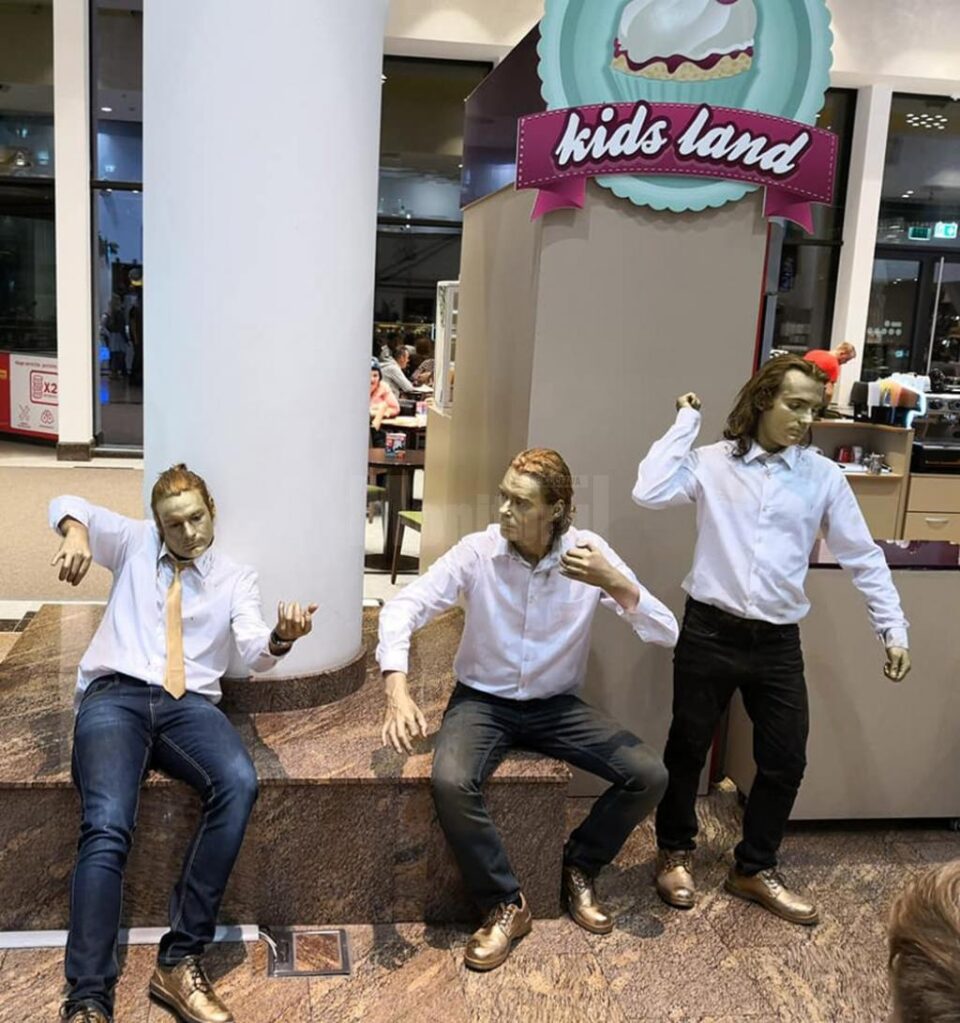 Spectacolul „Mimesis”, jucat la Palas Mall