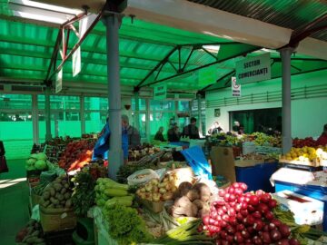 Piața Centrală a Sucevei, dotată cu sisteme moderne de încălzire, dar și de răcire