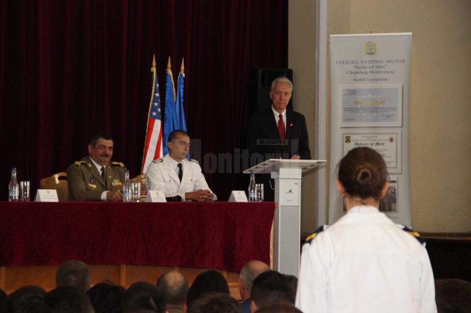 Excelența Sa ambasadorul SUA în România, în vizită la Colegiul Național Militar „Ștefan cel Mare” Excelența Sa ambasadorul SUA în România, în vizită la Colegiul Național Militar „Ștefan cel Mare”