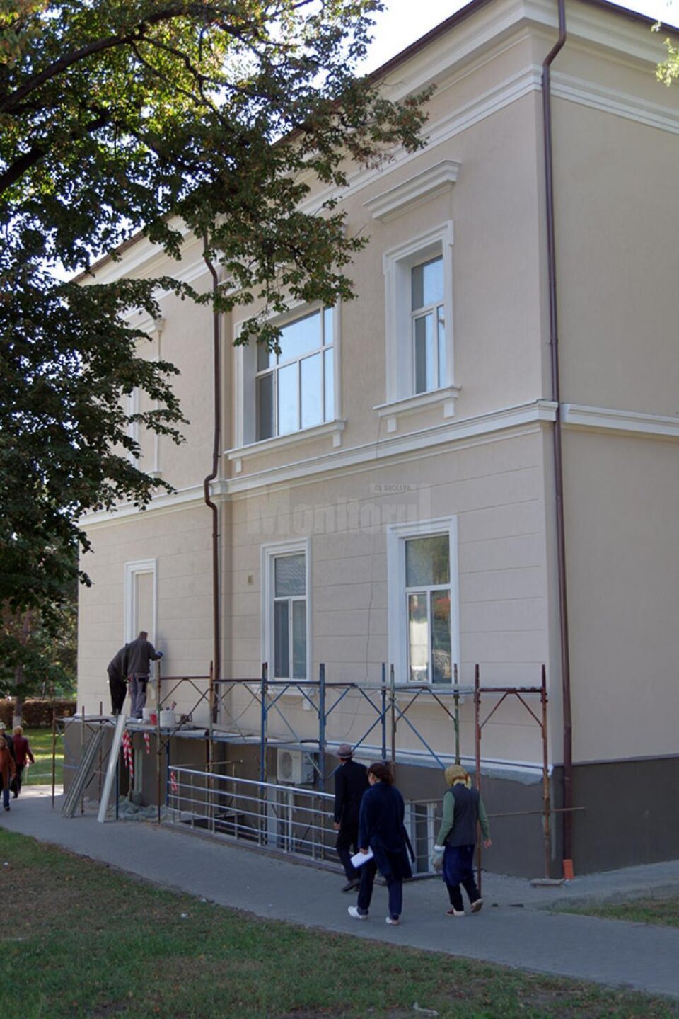 Fațadele pavilioanelor de la Spitalul Vechi din Suceava au intrat în reabilitare