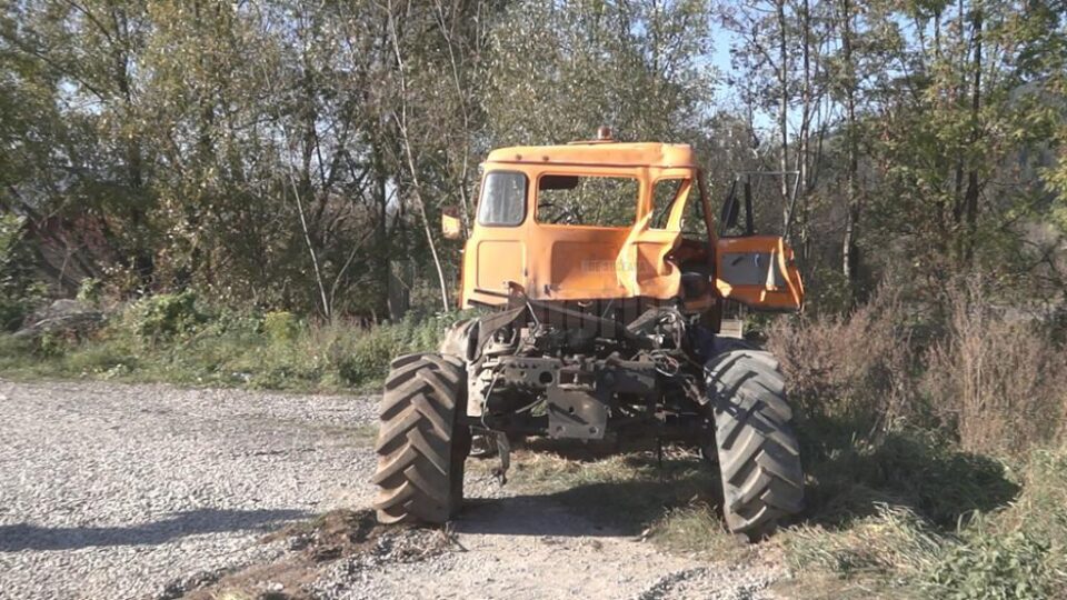 Autoutilitara de tip unimog a fost lovită de tren