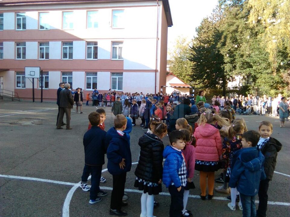 Exercițiu de simulare în caz de dezastre, la Școala Gimnazială Nr. 4 Suceava