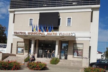 La Teatrul Municipal „Matei Vișniec” participanții vor prezenta în concurs repertorii autentice din zonele etnofolclorice de proveniență