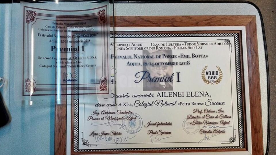 Trofeu și Premiul I, pentru o elevă a Colegiului „Petru Rareș”, la un festival național de poezie