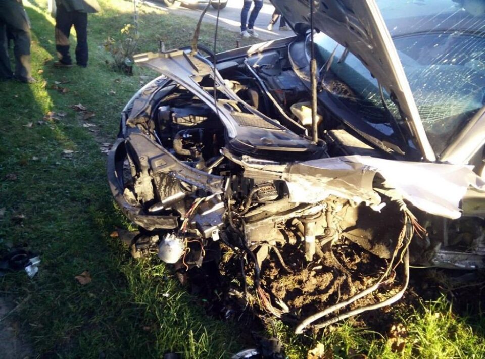 O femeie de 72 de ani a murit și trei persoane au ajuns la spital, după un accident rutier grav în Vicovu de Sus