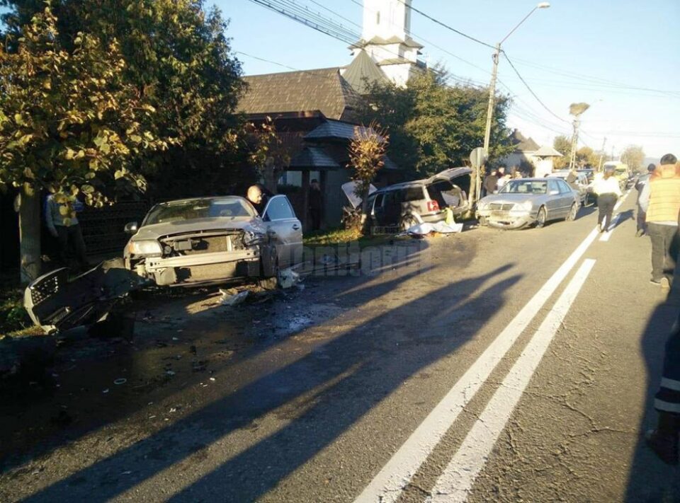 Mașinile implicate în accident