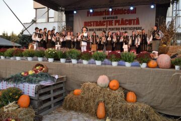 La Fălticeni, cântec popular, patriotic și fanfare