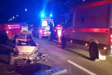 Căruța în care se afla fetița a fost spulberată de o autoutilitară marca VW Transporter