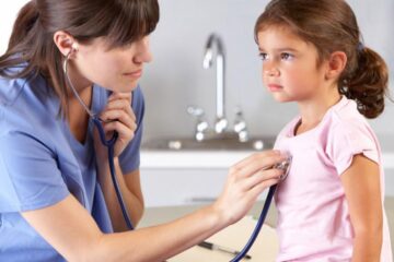 Copiii sunt cei mai expuși virozelor respiratorii specifice acestei perioade. Foto: reperul.ro