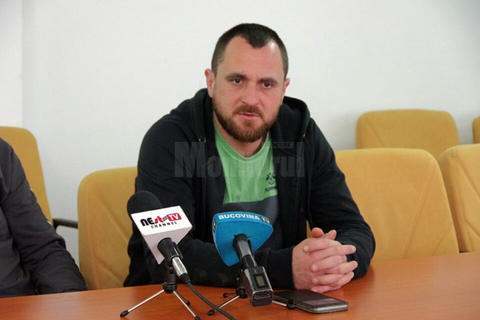 Antrenorul Adrian Chiruț, alături de staff-ul echipei, a hotărât ca în primul tur din Cupa României să joace echipa a doua Antrenorul Adrian Chiruț, alături de staff-ul echipei, a hotărât ca în primul tur din Cupa României să joace echipa a doua