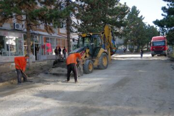 Strada Curtea Domnească va fi cu sens unic după finalizarea lucrărilor de asfaltare