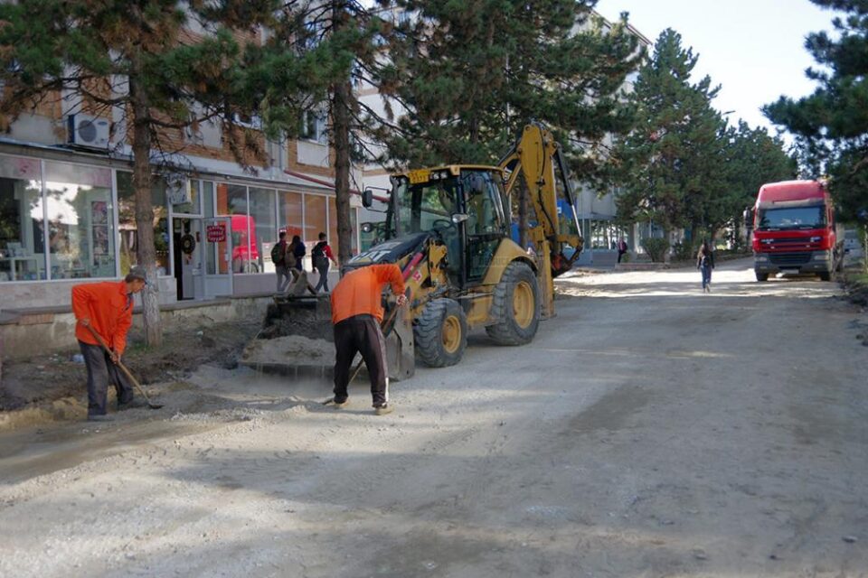 Strada Curtea Domnească va fi cu sens unic după finalizarea lucrărilor de asfaltare