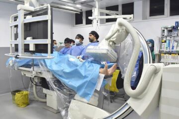 Dr. Mihai Crețeanu Jr.- intervenție de angiografie Sursa: FB