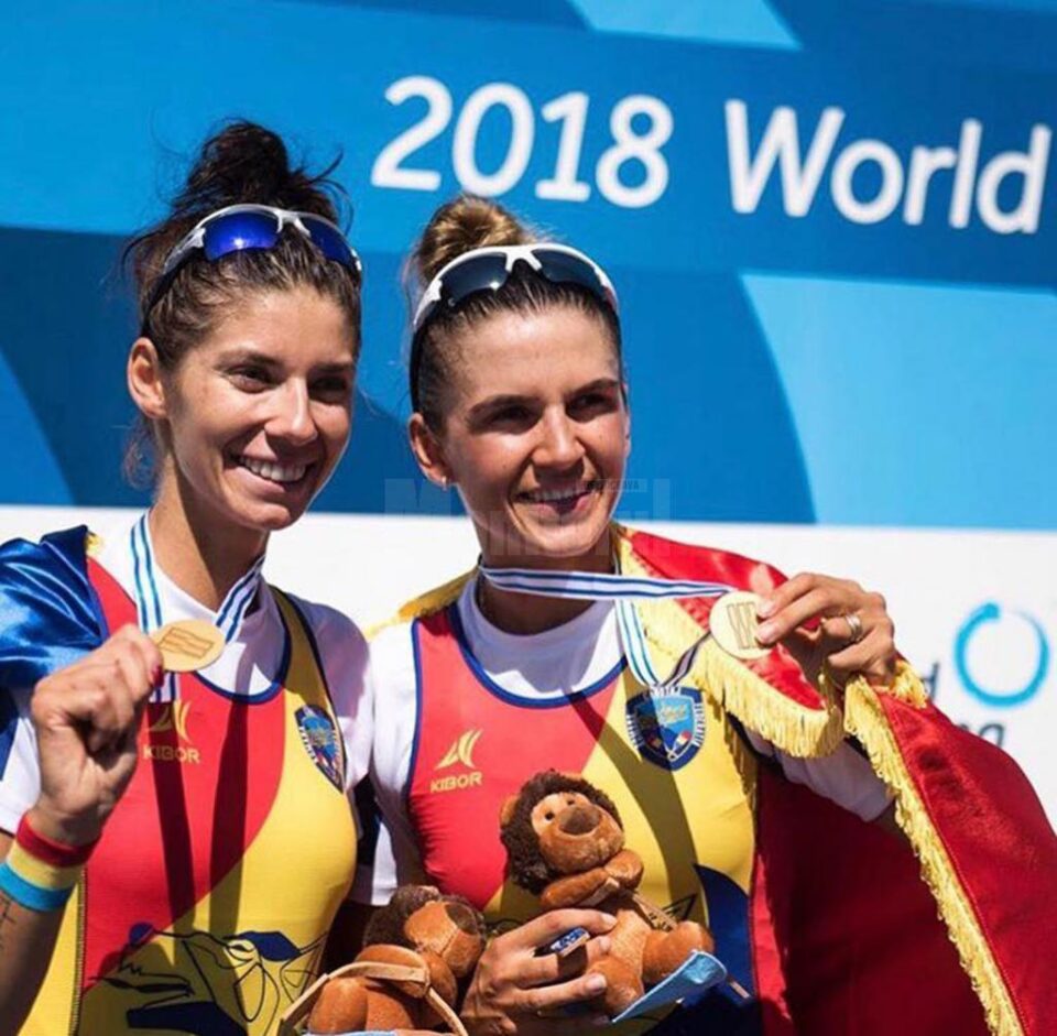 Gianina Beleaga (stânga) și Ionela Cozmiuc (Lehaci) au câștigat aurul mondial la dublu vâsle categorie ușoară Gianina Beleaga (stânga) și Ionela Cozmiuc (Lehaci) au câștigat aurul mondial la dublu vâsle categorie ușoară