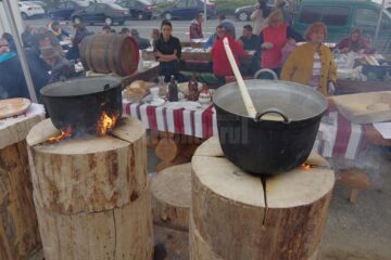 Bucătăria tradițională își așteaptă oaspeții