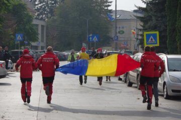 Ștafeta veteranilor Invictus a fost preluată, ieri, de salvamontiști suceveni și va fi predată duminică seara la Bistrița