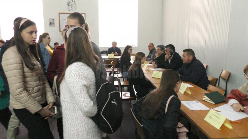 Bursa locurilor de muncă pentru absolvenții promoției 2018, la Rădăuți