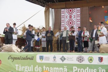 Flutur a oferit mai multe distincții "Meritul Bucovinei" partenerilor în organizarea târgului