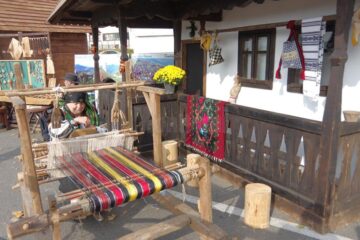 Meșteșugarii sunt prezenți în număr mare la Târgul "Produs în Bucovina"