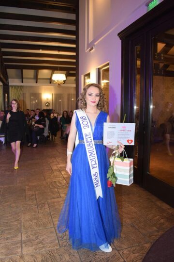 Elevii și profesorii de la Școala Sanitară Postliceală au premiat cele mai frumoase bobocițe