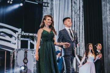 „Pierduți în timp”, bobocii de la „Petru Rareș” și-au desemnat noua generație de Miss și Mister