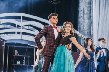 „Pierduți în timp”, bobocii de la „Petru Rareș” și-au desemnat noua generație de Miss și Mister