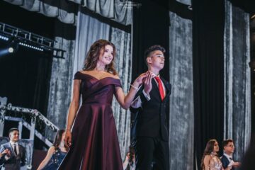 „Pierduți în timp”, bobocii de la „Petru Rareș” și-au desemnat noua generație de Miss și Mister