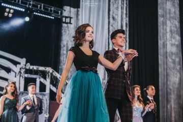 „Pierduți în timp”, bobocii de la „Petru Rareș” și-au desemnat noua generație de Miss și Mister