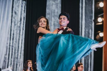 „Pierduți în timp”, bobocii de la „Petru Rareș” și-au desemnat noua generație de Miss și Mister