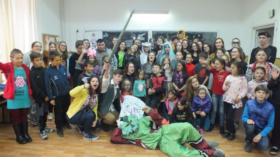 Spectacol pus în scenă de voluntari, la Colegiul Național „Dragoș Vodă” Spectacol pus în scenă de voluntari, la Colegiul Național „Dragoș Vodă”