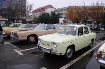 Peste 30 de autoturisme la Retro Parada Toamnei la Rădăuți