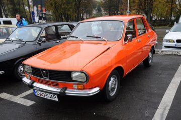 Peste 30 de autoturisme la Retro Parada Toamnei la Rădăuți