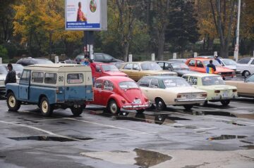 Peste 30 de autoturisme la Retro Parada Toamnei la Rădăuți