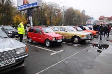 Peste 30 de autoturisme la Retro Parada Toamnei la Rădăuți
