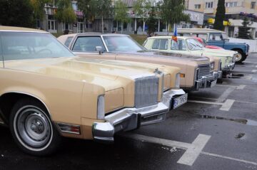 Peste 30 de autoturisme la Retro Parada Toamnei la Rădăuți