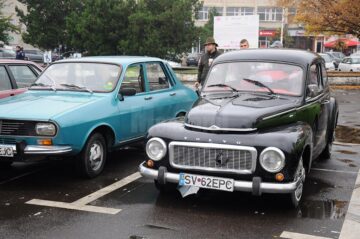 Peste 30 de autoturisme la Retro Parada Toamnei la Rădăuți