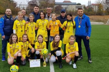 Fetele de la Bistrița au fost premiate de organizatori pentru triumful de la turneul final