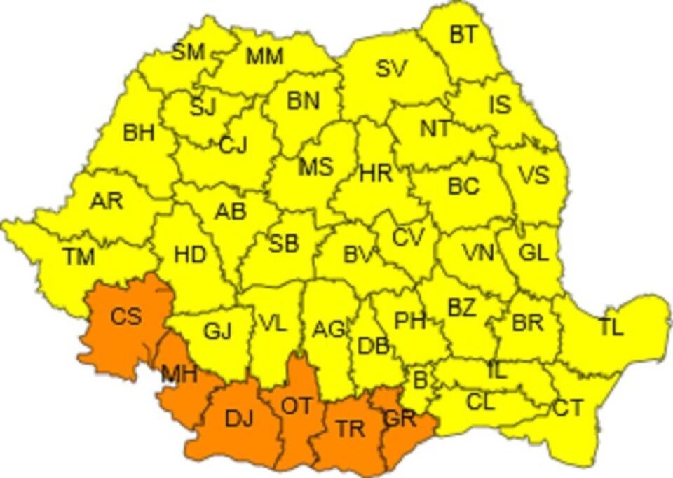 Cod galben de vreme rea până miercuri seara