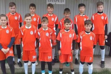 Micii fotbaliști de la Juniorul Suceava au învins la Rădăuți și se mențin în plasa liderului